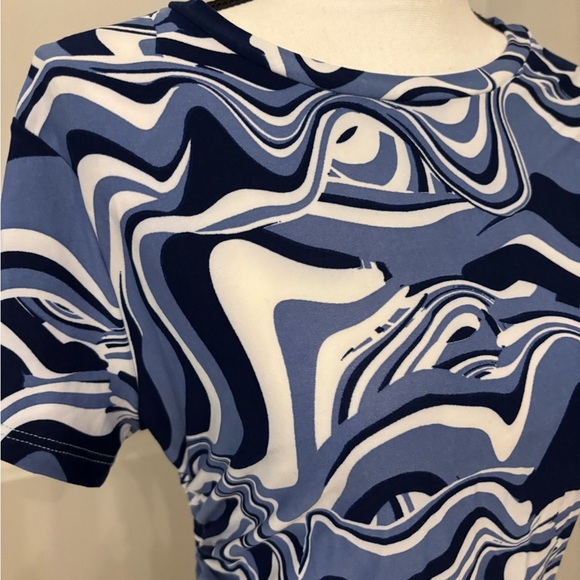 NWT blue swirl open back crop top blouse size L - Picture 5 of 12